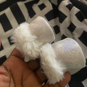 Cute, clean, 8c, furry iridescent